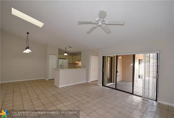 Oakland Park, FL 33309,3094 S Oakland Forest Dr  #1702