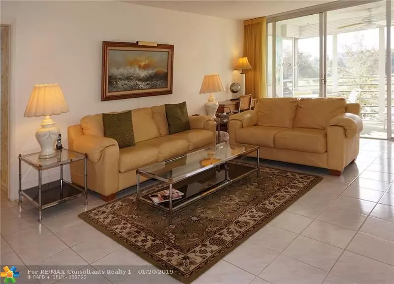 555 Oaks Ln  #209, Pompano Beach, FL 33069