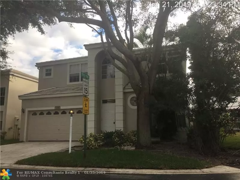 9388 NW 8th Cir, Plantation, FL 33324