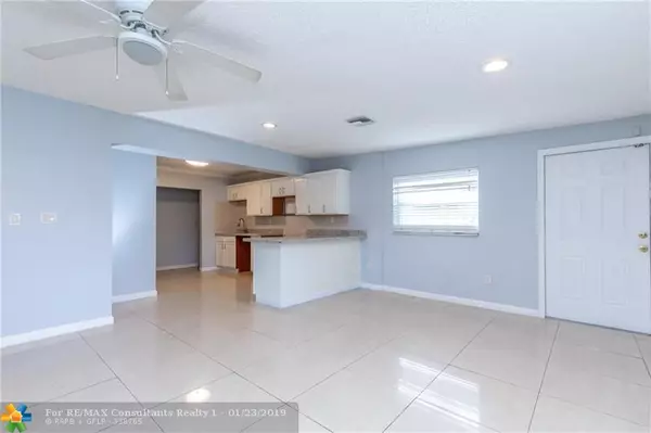 North Miami Beach, FL 33162,215 NE 160th St