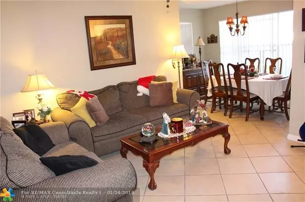 Plantation, FL 33325,12510 Vista Isles Dr  #1211