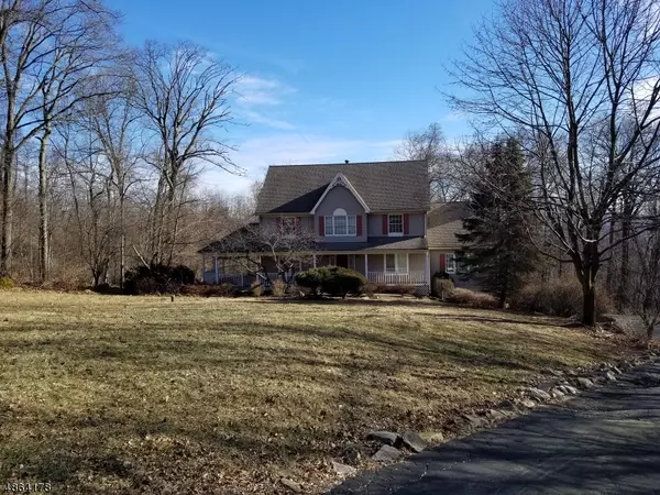 17 KENSINGTON CT, Bethlehem Twp., NJ 08802