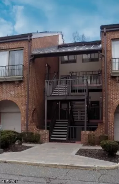 3 ELIOT CT #3, Teaneck Twp., NJ 07666