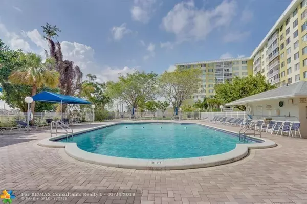 Hollywood, FL 33021,4350 Hillcrest Dr  #408