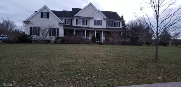 8 HARVEST MOON LN, Montgomery Twp., NJ 08502