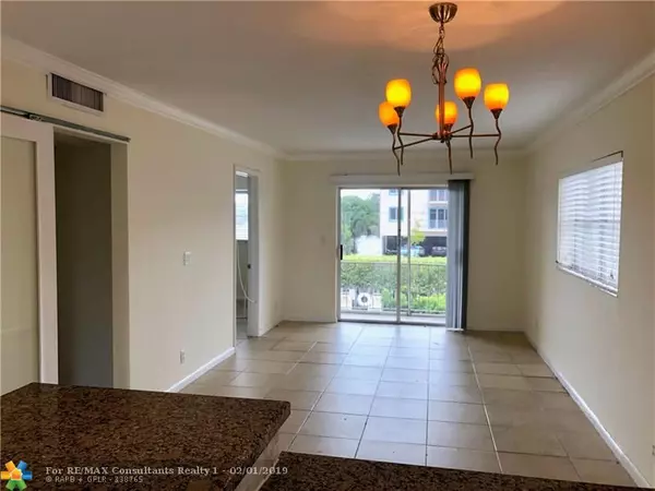 Oakland Park, FL 33334,1581 NE 34TH CT  #211