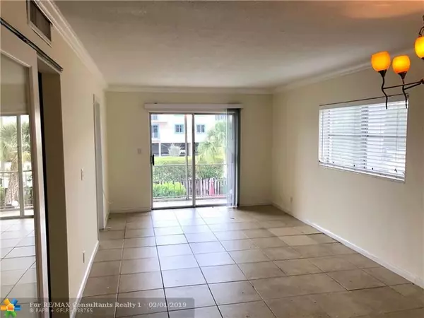 Oakland Park, FL 33334,1581 NE 34TH CT  #211