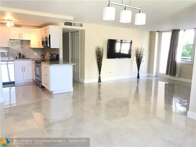 Pompano Beach, FL 33062,301 N Ocean Blvd  #205