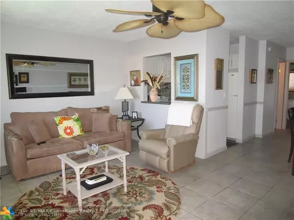 Pompano Beach, FL 33060,331 E Mcnab Rd  #220