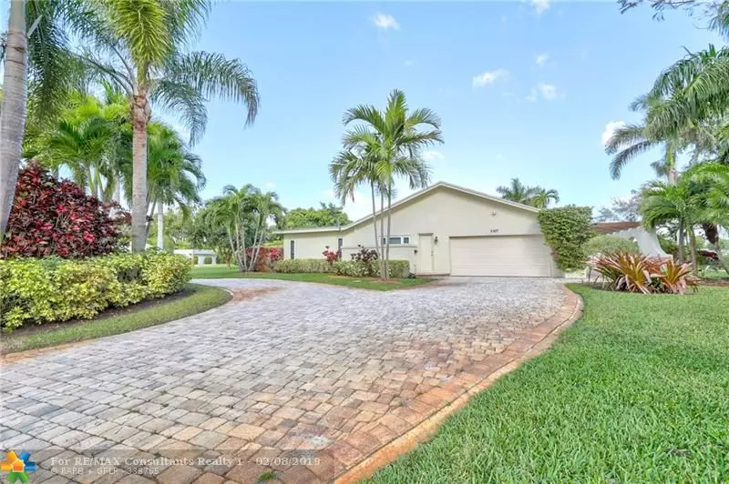 5307 White Oak Ln, Tamarac, FL 33319