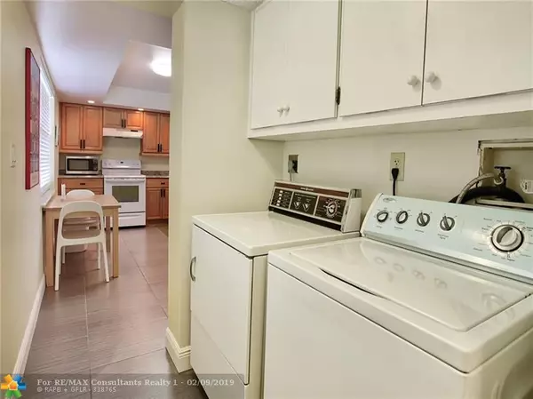 Pompano Beach, FL 33069,3507 Oaks Way  #603