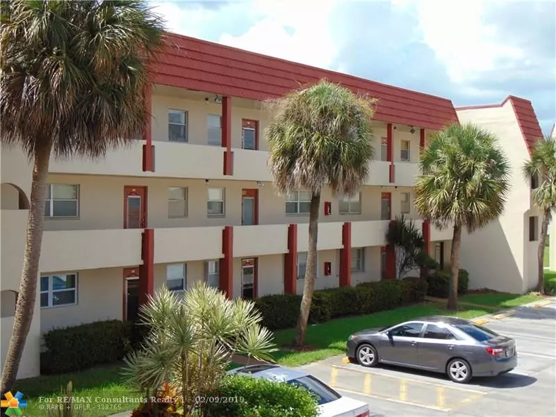 Sunrise, FL 33322,2831 Sunrise Lakes Dr  #210