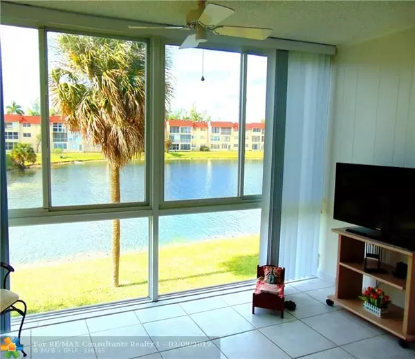 Sunrise, FL 33322,2831 Sunrise Lakes Dr  #210