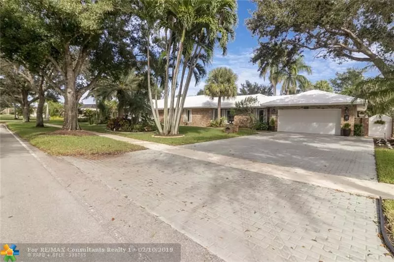 560 W Tropical Way, Plantation, FL 33317