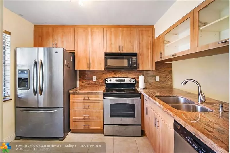 Coconut Creek, FL 33066,2704 Nassau Bnd  #I2