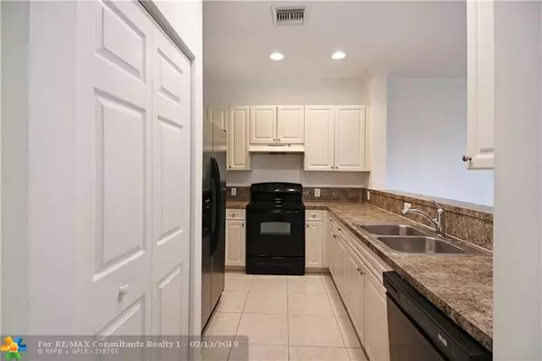 Coral Springs, FL 33065,2565 Riverside Dr  #2565