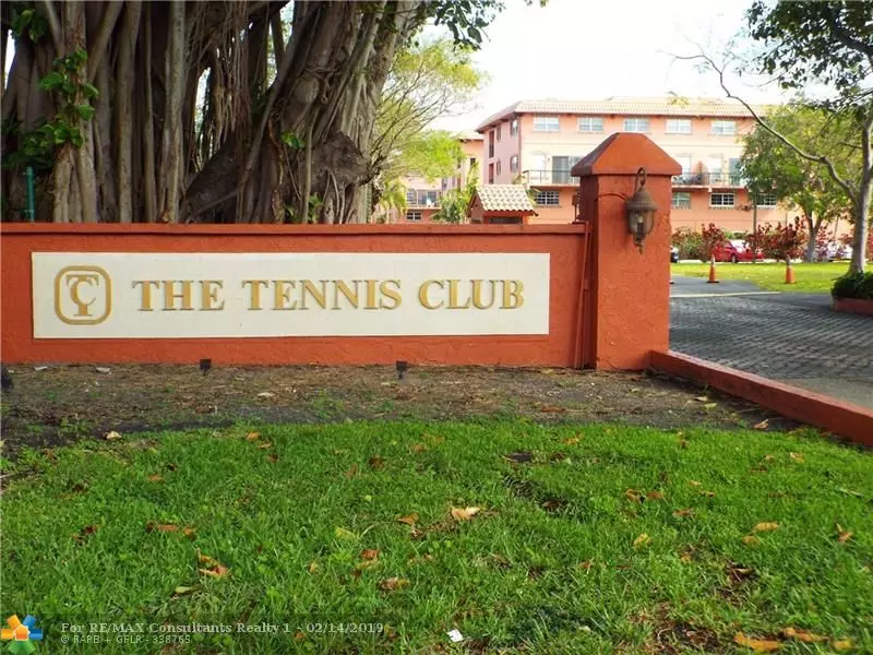 Fort Lauderdale, FL 33311,680 Tennis Club Dr  #108