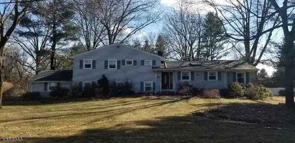 51 CIRCLE DR, Long Hill Twp., NJ 07946