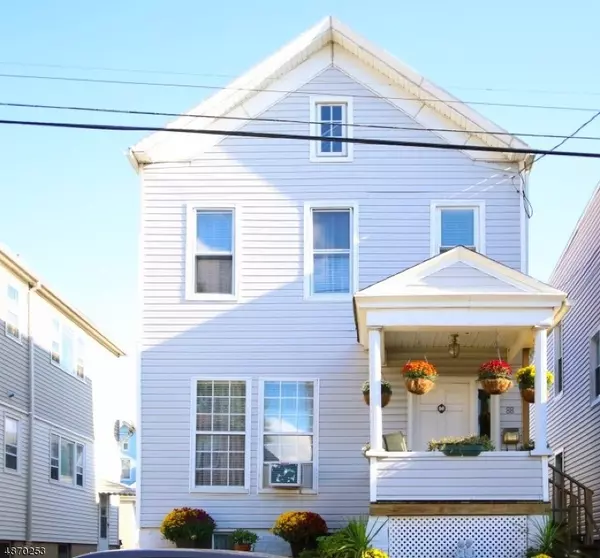 88 CHESTNUT ST, Kearny Town, NJ 07032