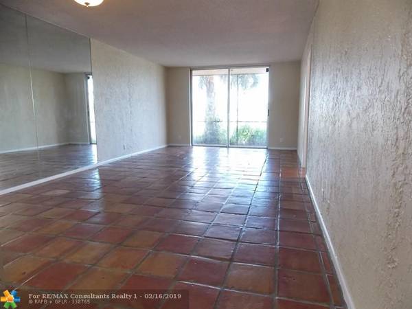 3100 W Rolling Hills Cir  #110, Davie, FL 33328