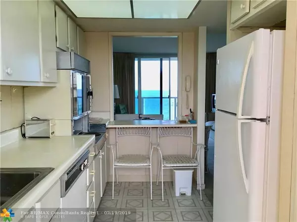 Deerfield Beach, FL 33441,333 NE 21st Ave  #1008