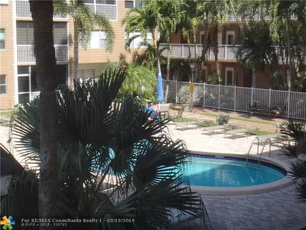 Lauderdale By The Sea, FL 33308,4117 Bougainvilla Dr  #201