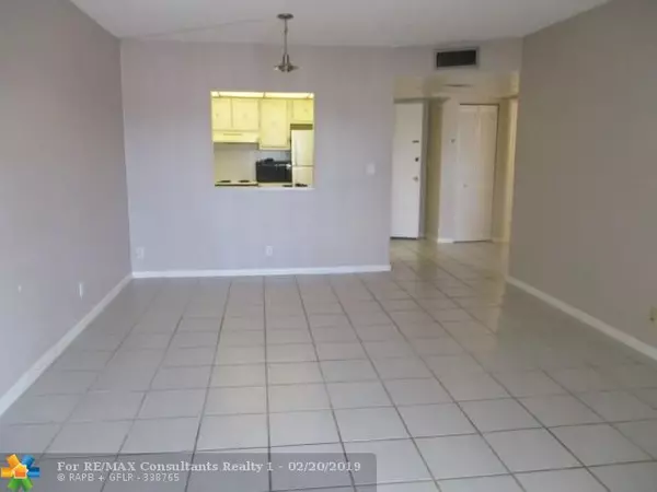 Pompano Beach, FL 33060,253 S Cypress Rd  #240