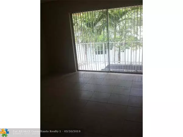 415 EXECUTIVE DR  #203, West Palm Beach, FL 33401