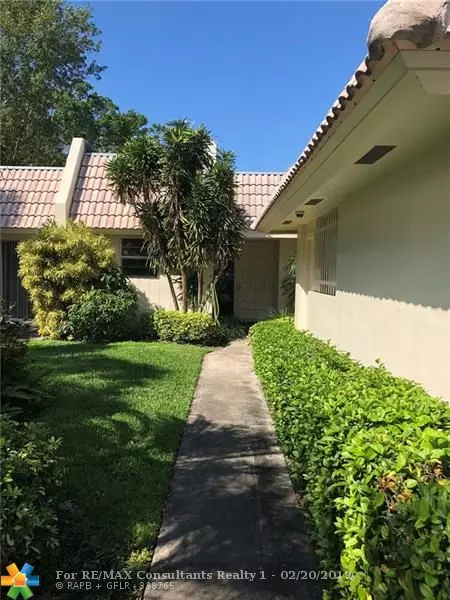 Pompano Beach, FL 33069,927 Cypress Grove Dr