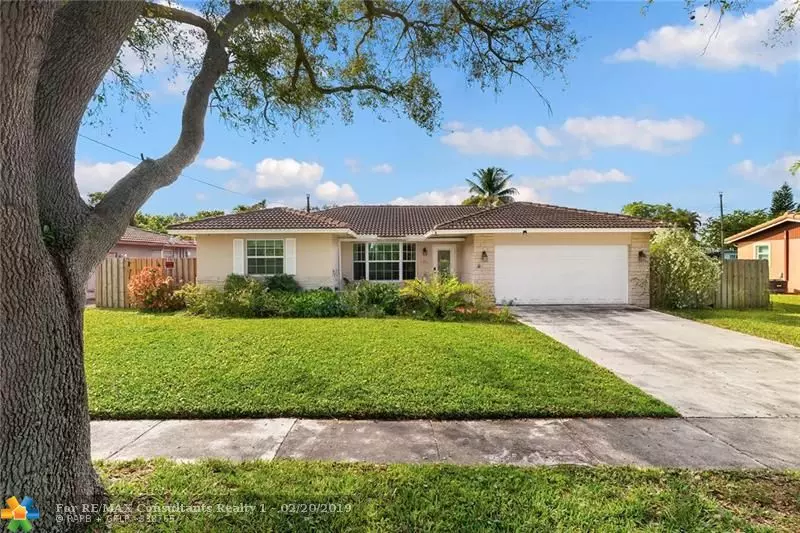 Plantation, FL 33317,1035 W Country Club Cir