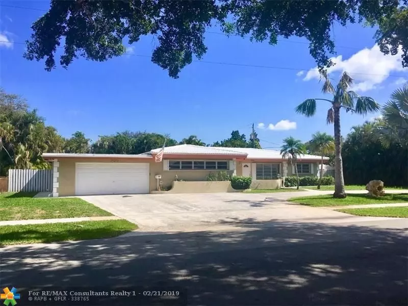 700 N Bel Air Dr, Plantation, FL 33317