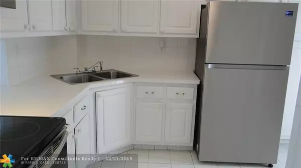 Miami, FL 33179,1075 NE Miami Gardens Dr  #606