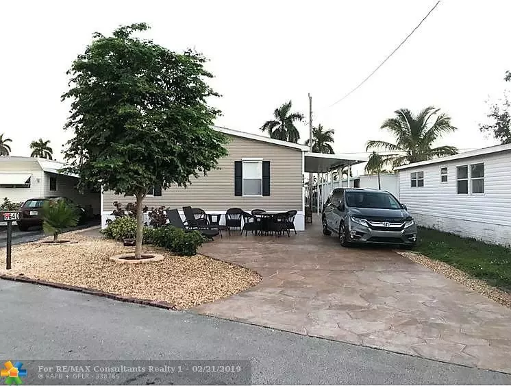 8640 SW 18th Ct, Davie, FL 33324