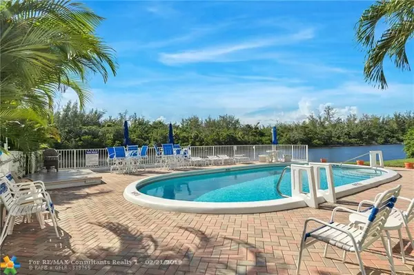 Deerfield Beach, FL 33441,333 NE 19th Ave  #403