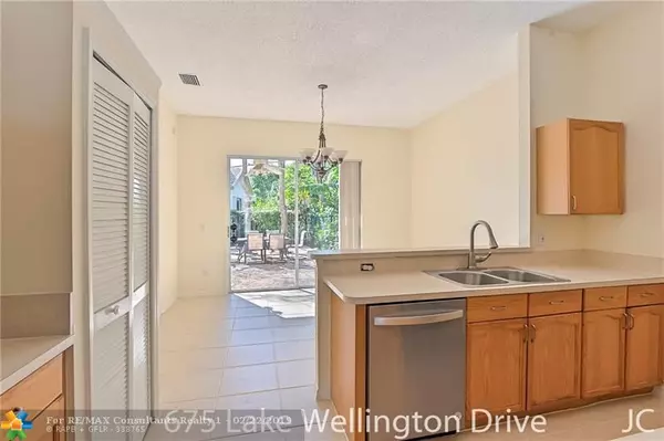 Wellington, FL 33414,675 Lake Wellington Dr