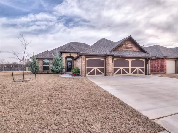 2604 Siena Lane, Moore, OK 73160