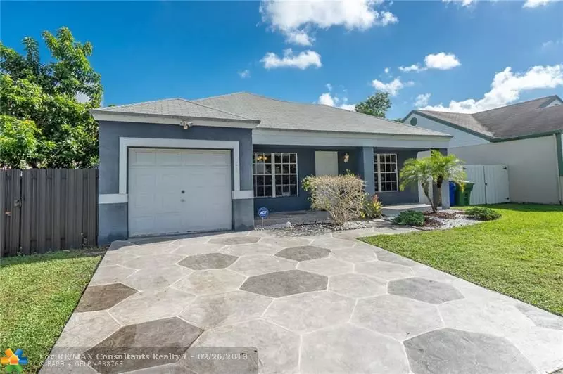 1111 SW 85th Ave, Pembroke Pines, FL 33025