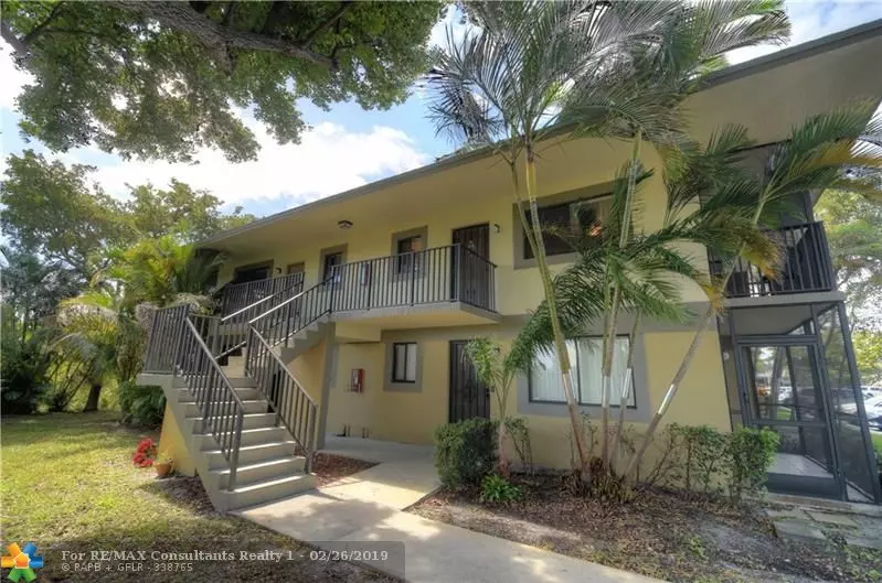 Deerfield Beach, FL 33441,588 Trace Cir  #201