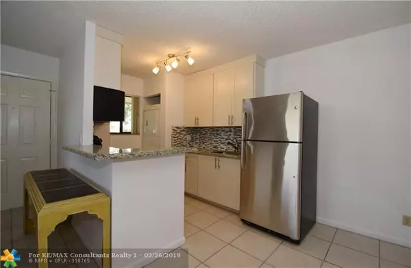 Deerfield Beach, FL 33441,588 Trace Cir  #201