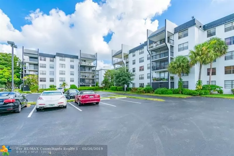 6190 Woodlands Blvd  #403, Tamarac, FL 33319