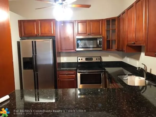 Deerfield Beach, FL 33442,306 Lincoln Ct  #306