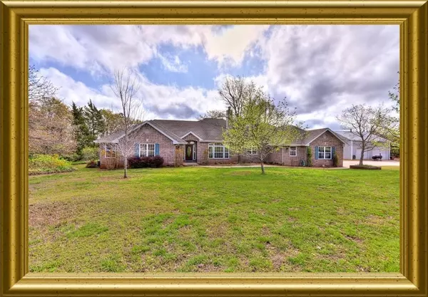 18180 E Coffee Creek Road, Luther, OK 73054