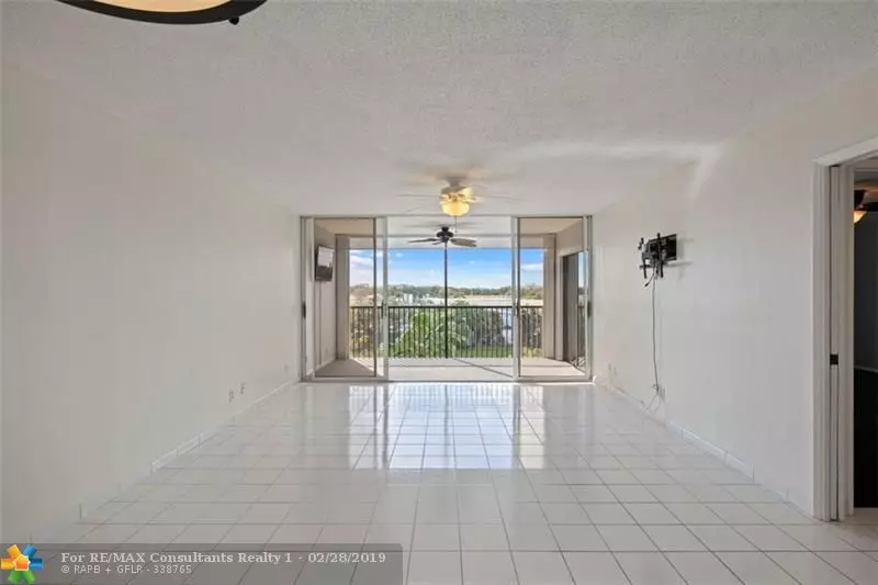 2206 S CYPRESS BEND DRIVE  #502, Pompano Beach, FL 33069