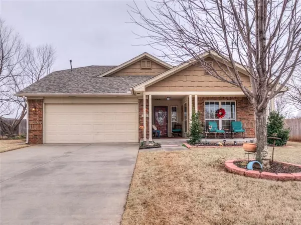 2008 SE 7th Court, Moore, OK 73160