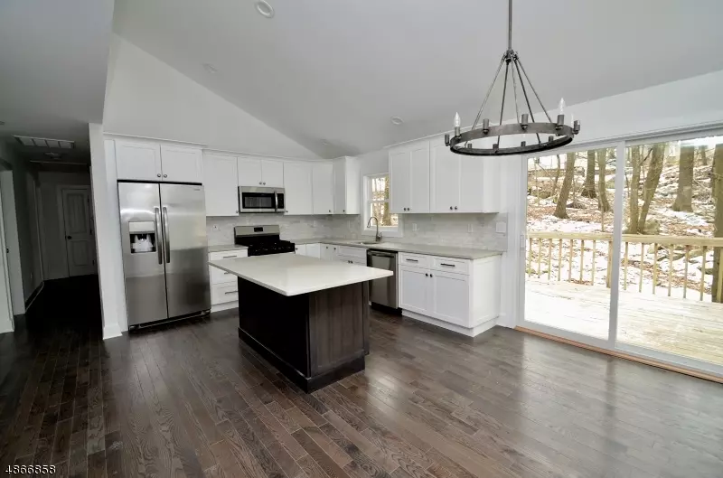2 NEBRASKA TRL, Hopatcong Boro, NJ 07843