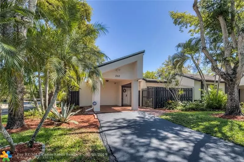 252 Fairway Cir  #94, Weston, FL 33326