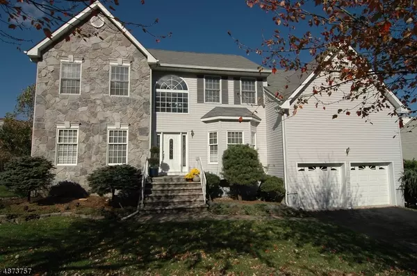 57 FOX CHASE LN, Roxbury Twp., NJ 07852