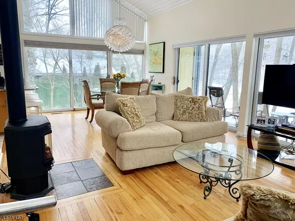 89 LLEWELLYN DR, Sparta Twp., NJ 07871