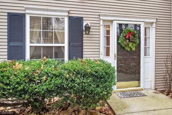 27 GREENBROOK DR, Bloomfield Twp., NJ 07003