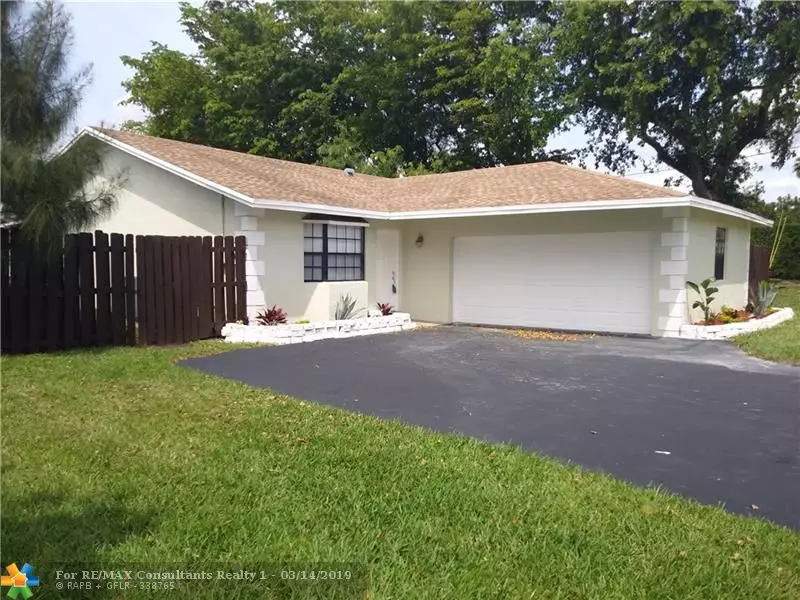 8801 NW 76th St, Tamarac, FL 33321